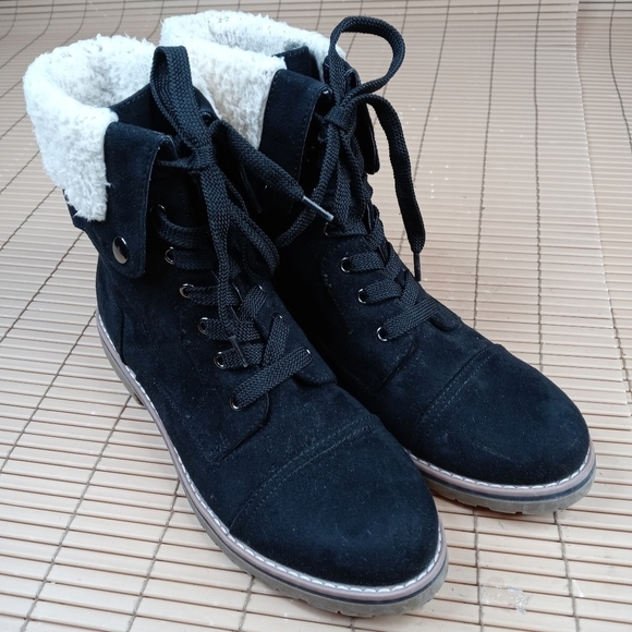 Tommy Hilfiger women's black suede faux fur trim lace boots. Sz 9M. 150.6pm - Picture 1 of 11